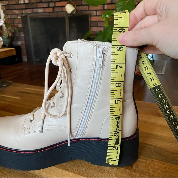 Platform Steve Madden Boots - Picture 3 of 13